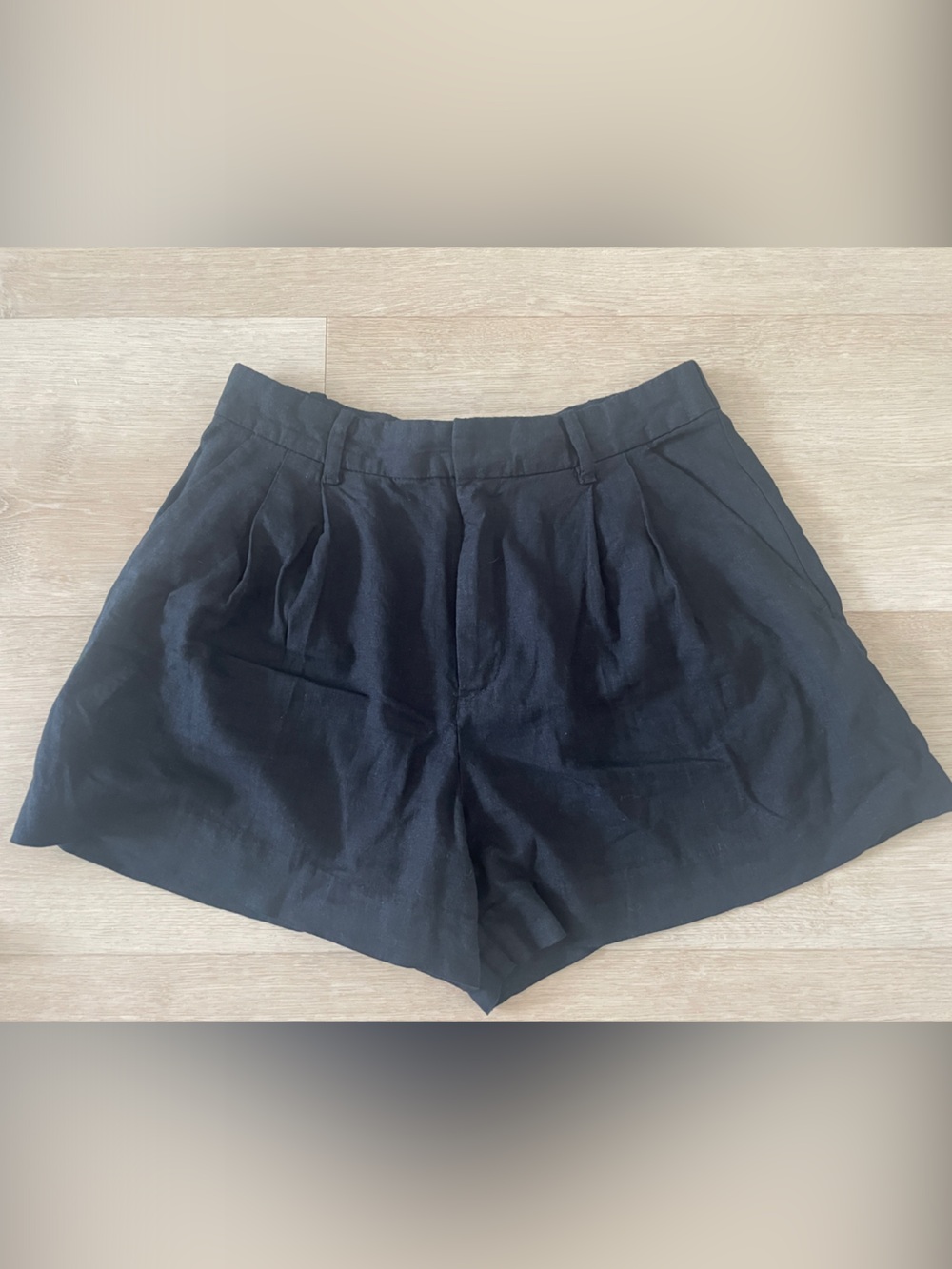 GAP Black High-Waist Pleated Bermuda Shorts